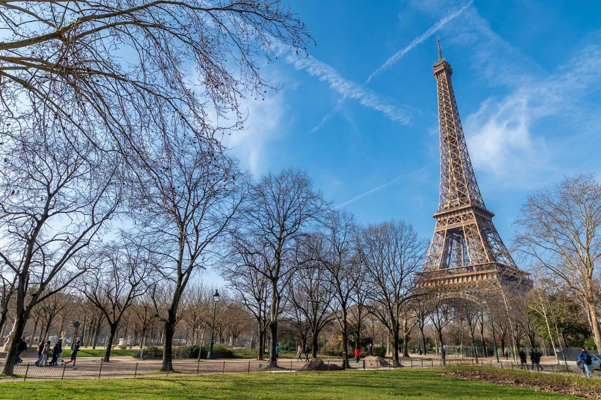 Ac & Duplex Close To Eiffel Tower - 20 Min Away Apartment *